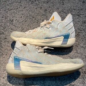 Adidas dame 7